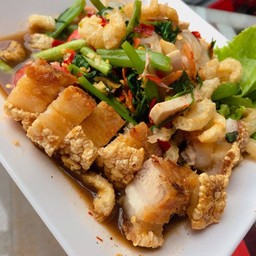 ตำเส้นเล็ก หมูกรอบ