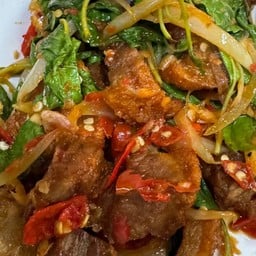 กระเพราหมูกรอบ