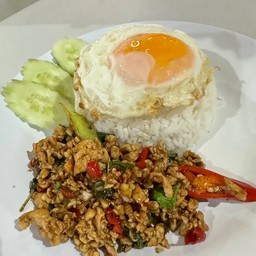 กะเพราราดข้าว