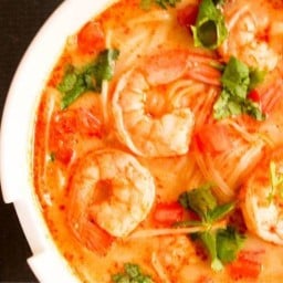 ก๋วยเตี๋ยวต้มยำ เย็นตาโฟ (สูตรโบราณเจ้าเก่า)(เจ๊อึ่ง) - พระราม 3