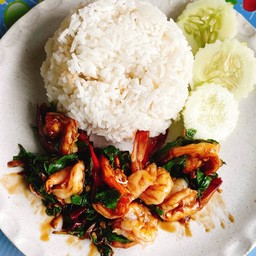 ข้าวกะเพรากุ้ง