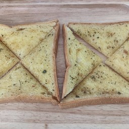 ขนมปังเนย กระเทียม