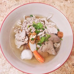 ก๋วยเตี๋ยวหมูน้ำใส เส้นใหญ่