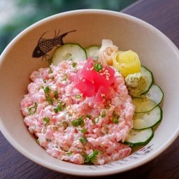 ข้าวหน้าปลาทูน่าสับทรงเครื่อง(D107)