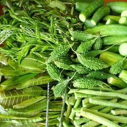 พี่กุ้งตำโบราณข้าวคลุกแกงไตปลา