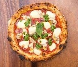 Spicy Chicken Kra Prow Pizza Big 15