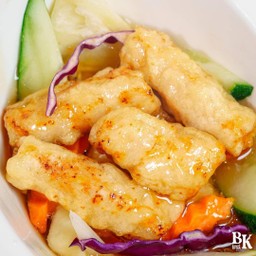 หมูทอดกรอบราดซอสเปรี้ยงหวาน