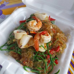 ผัดวุ้นเส้นชะอม