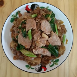 ผัดซีอิ๊วหมู