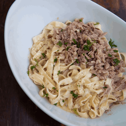 พาสต้าซอสครีมและทูน่า