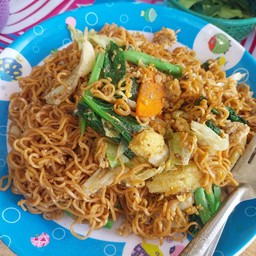 มาม่าผัดไข่