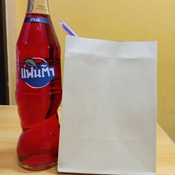 แฟนต้าแดง+น้ำแข็งใส่ถงกระดาษ 375 มล