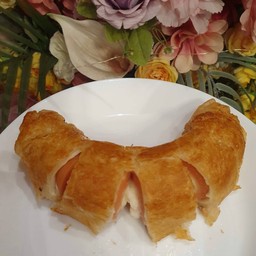 โรตีไส้กรอกชีสสส