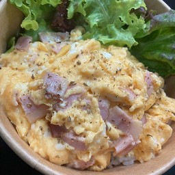 ข้าวไข่ข้นแฮม