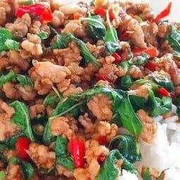ข้าวผัดกระเพรา