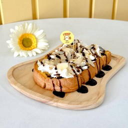 ปังแผ่นวิปปิ้งครีมอัลมอนด์ช็อคโกแลต