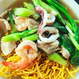 ราดหน้าหมี่กรอบรวม