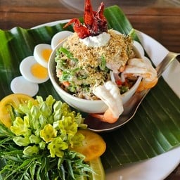 ยำผักกูด...ทุกครั้งต้องสั่ง  ผักกูดปลูกเองในสวนอร่อยมาก ก ไก่ ล้านตัว