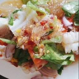 ยำวุ้นเส้นทะเล