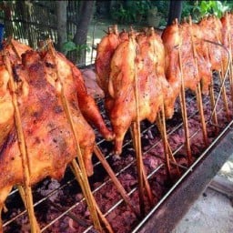 ไก่ย่างวิเชียรบุรี ลุงเหล่ (ดินแดง)
