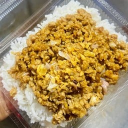 ข้าว เนื้อกระเทียม