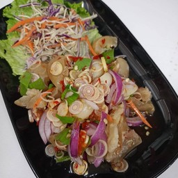 ยำส้มตีนโคขุน