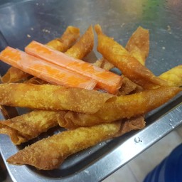 เกี๊ยวทอดปูอัด 4 ชิ้น
