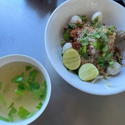 ข้าวหน้าไก่ฉั่งไช้ เพชรเกษม