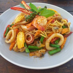 สปาเก็ตตี้ผัดขี้เมาทะเล