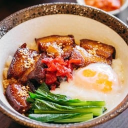 ข้าวหน้าหมูตุ๋น(R162)