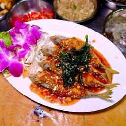 B16 ปลาทูทอดราดพริก