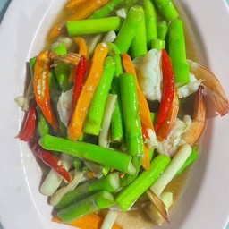 หน่อไม้ฝรั่งผัดกุ้ง
