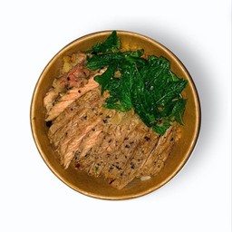 ข้าวผัดกะเพราเนื้อย่าง