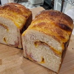 Smoked Ham Cheese Shokupan (Half)