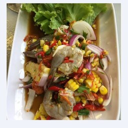 ยำกุ้งสดใส่ข้าวโพด