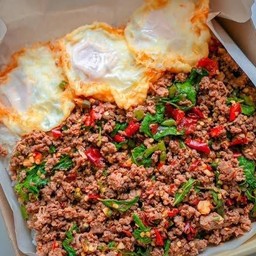 กะเพราหมูสับ สูตรเด็ด เผ็ดแห้ง