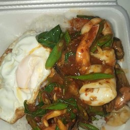 ผัดพริกแกงทะเล