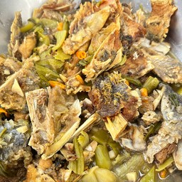 หัวปลาผัดผักกาดดอง