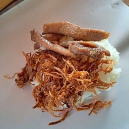 ข้าวเหนียวหมูทอดและหมูฝอย