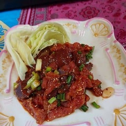 ก้อยหมูดิบ
