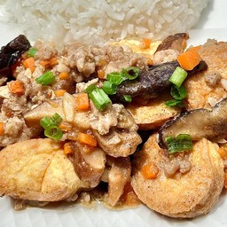 ผัดเต้าหู้ทรงเครื่อง ( กับข้าว )
