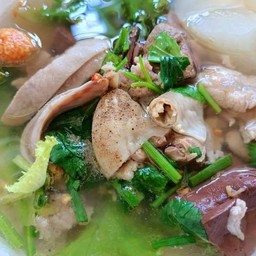 ต้มเลือดหมูพิเศษ