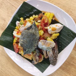 ตำข้าวโพดปูม้า + ไข่เค็ม