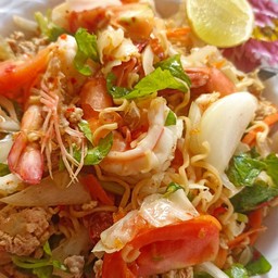 ยํามาม่าหมูสับกุ้ง