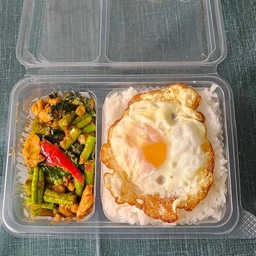 ข้าวกล่อง+พริกแกงลูกชิ้นหมูถั่วฝักยาว