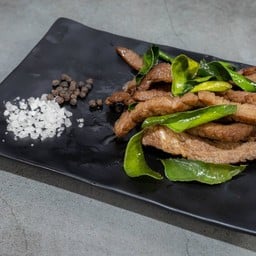 เนื้อโคขุนแดดเดียว