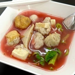 ก๋วยเตี๋ยวแคะ นายต้นเจ้าเก่า โรงพยาบาลสมเด็จพระปิ่นเกล้า