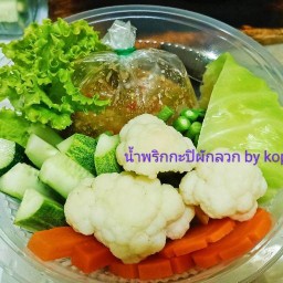 ข้าวไข่เจียวทรงเครื่องและน้ำพริกกะปิ 1
