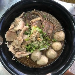 ก๋วยเตี๋ยวแชมป์ 71