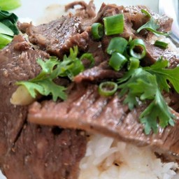 ข้าวหน้าเนื้อเปื่อย